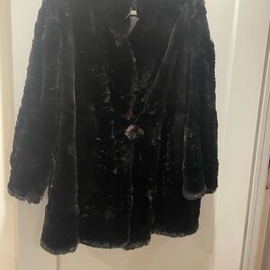 Elegant Black Teddy Jacket with Plush Texture